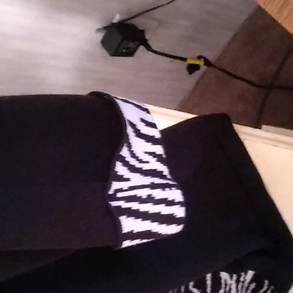 SOUTHERN Lady Large Black with Zebra Trim Medium Sleeves - Picture 4 of 7